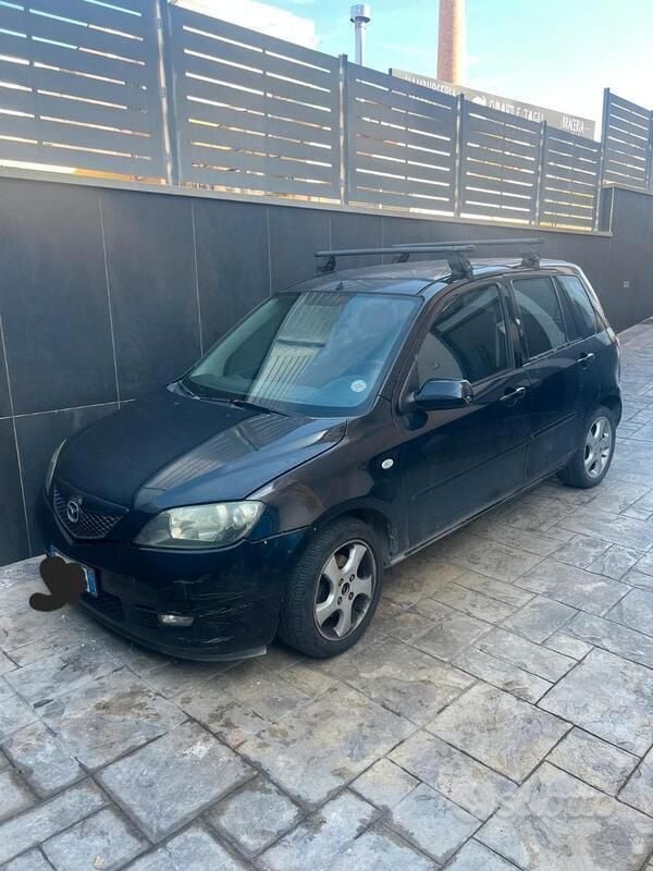 Usata Mazda 2 68 CV (50 kW) 2004 Nero Berlina