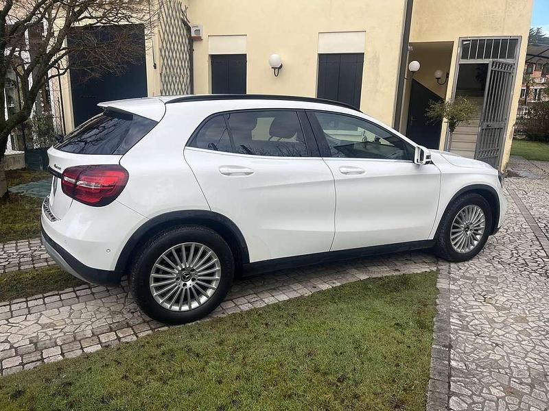 Usata Mercedes GLA200 Business 136 CV (100 kW) 2018 SUV