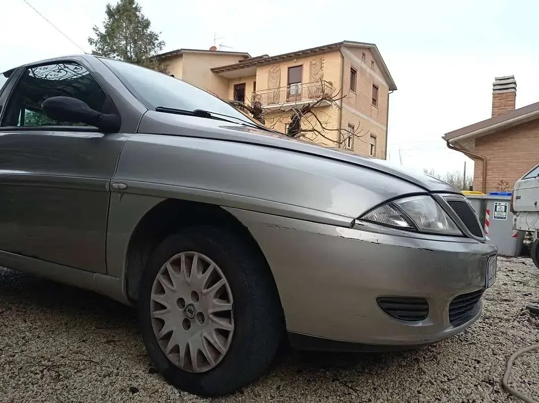 Gebraucht Lancia 2000 60 PS (44 kW) 2003 Grau Limousine