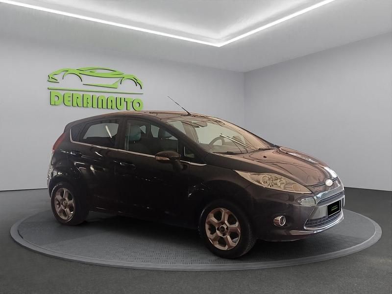 Usata Ford Fiesta 95 CV (69 kW) 2011 Nero Utilitaria