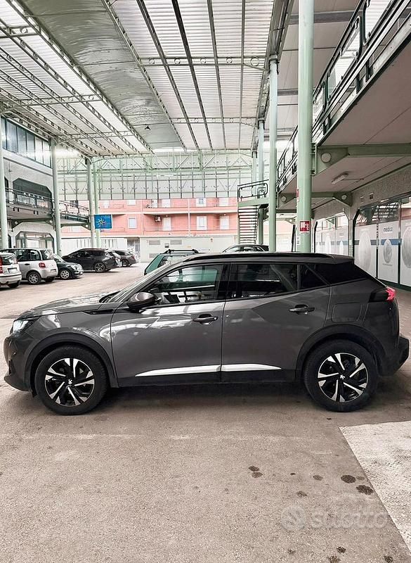 Usata Peugeot 2008 Allure 90 CV (66 kW) 2021 Grigio SUV