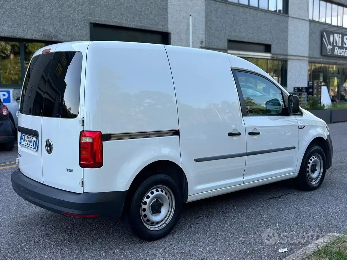 Usata VW Caddy 102 CV (75 kW) 2017 Bianco Monovolume