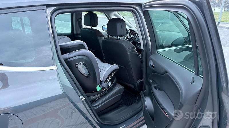 Usata Opel Zafira 2014 Grigio Monovolume