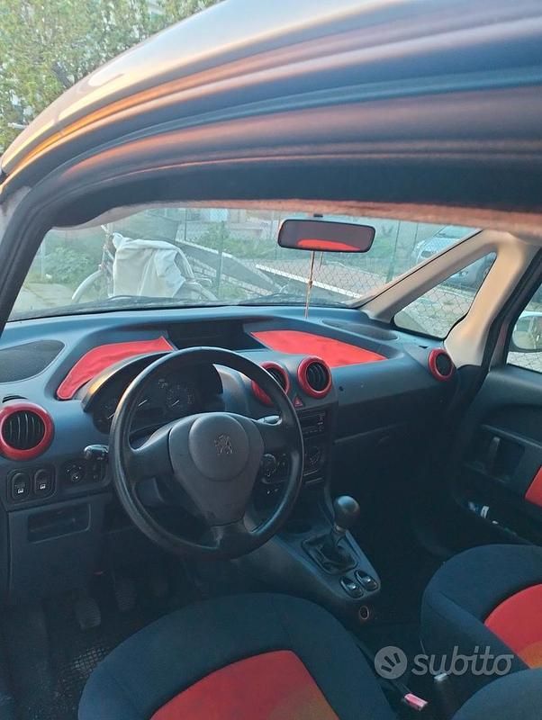 Usata Peugeot 1007 70 CV (51 kW) 2008 Grigio Monovolume