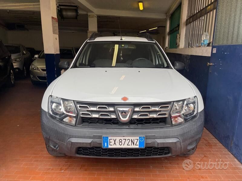 Usata Dacia Duster Lauréate 105 CV (77 kW) 2014 Bianco SUV