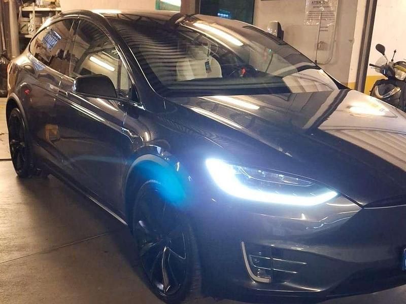 Usata Tesla Model X 158 kW (215 CV) 2019 Grigio SUV