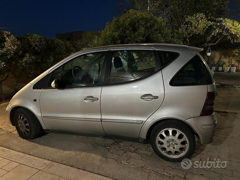 Usata Mercedes A200 95 CV (69 kW) 2003 Grigio Utilitaria