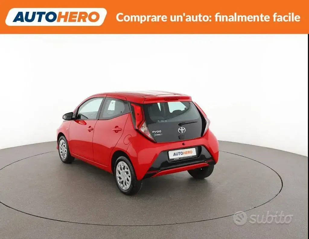 Usata Toyota Aygo Connect Style 72 CV (52 kW) 2021 Rosso Utilitaria