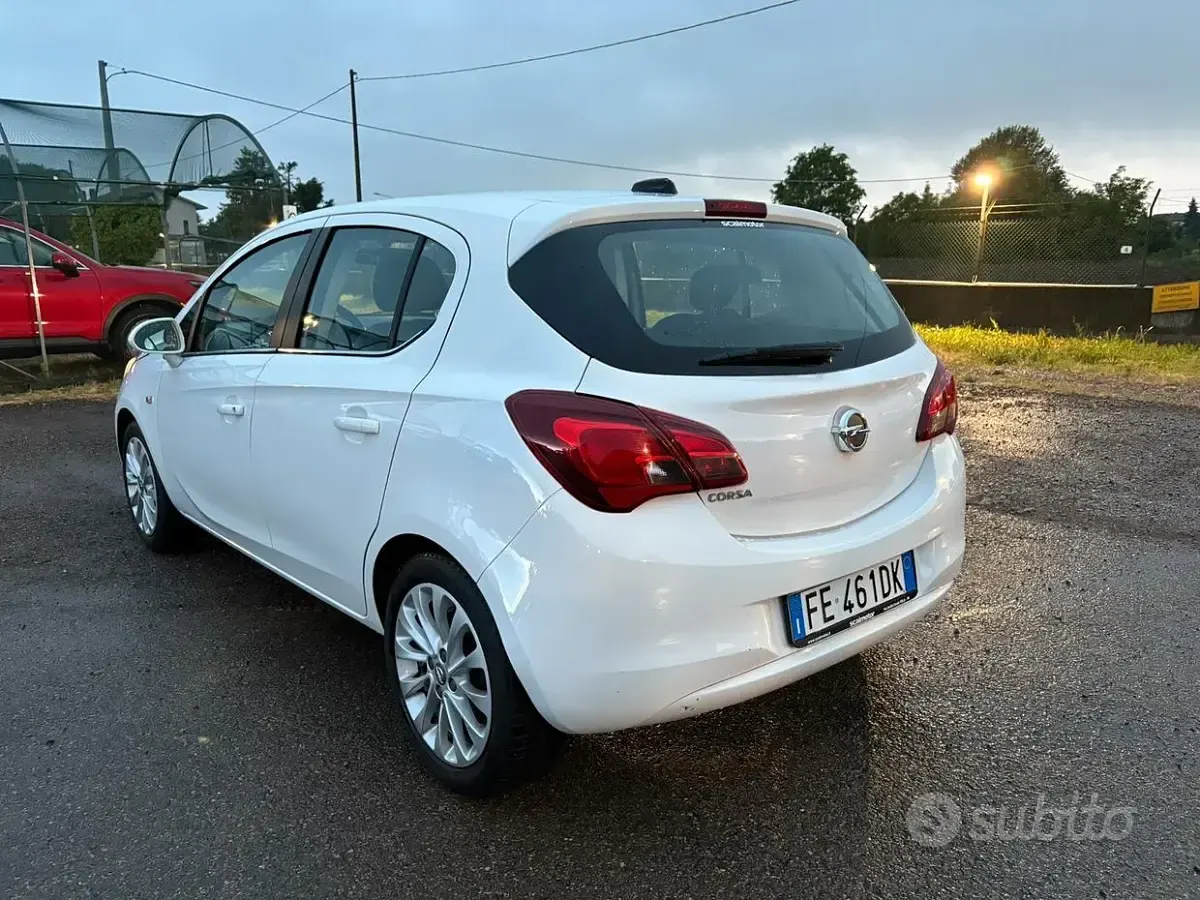 Usata Opel Corsa Innovation 69 CV (50 kW) 2016 Bianco Utilitaria