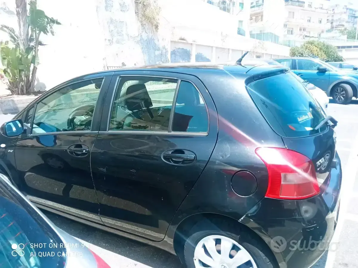 Usata Toyota Yaris 90 CV (66 kW) 2008 Nero Utilitaria