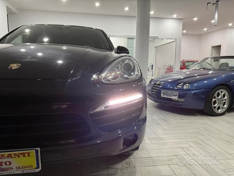 Usata Porsche Cayenne Platinum Edition 245 CV (180 kW) 2014 Nero SUV