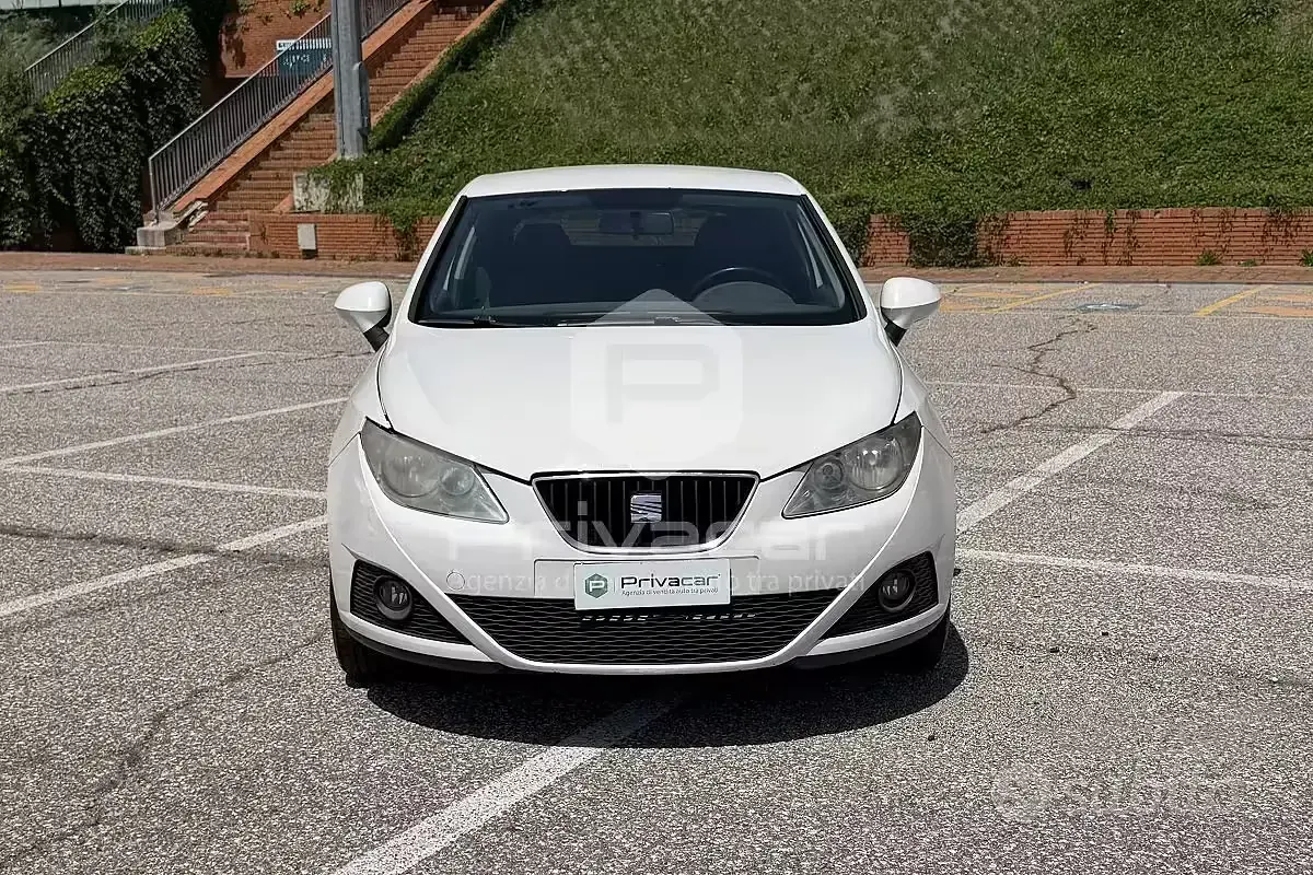 Usata Seat Ibiza Style 90 CV (66 kW) 2009 Bianco Coupé
