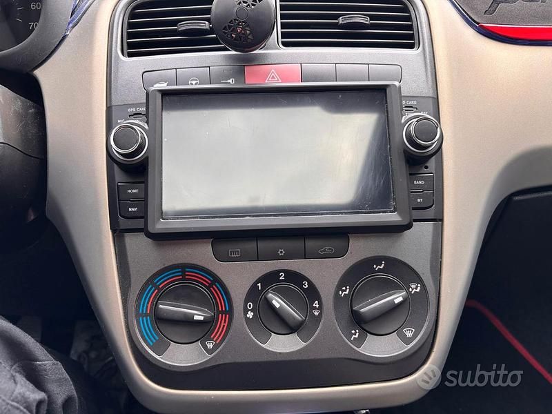 Usata Fiat Grande Punto 65 CV (47 kW) 2007 Rosso Utilitaria