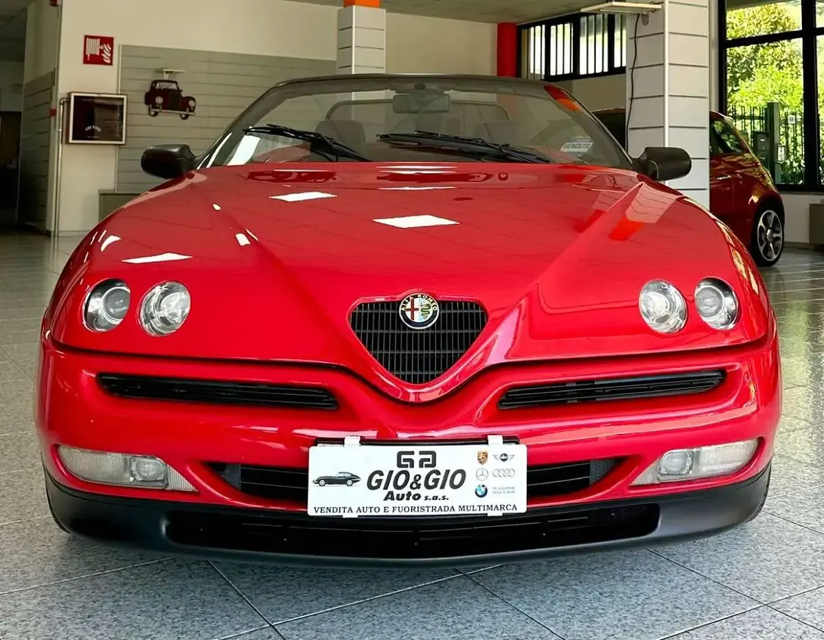 Usata Alfa Romeo Spider 150 CV (110 kW) 1997 Rosso Cabrio