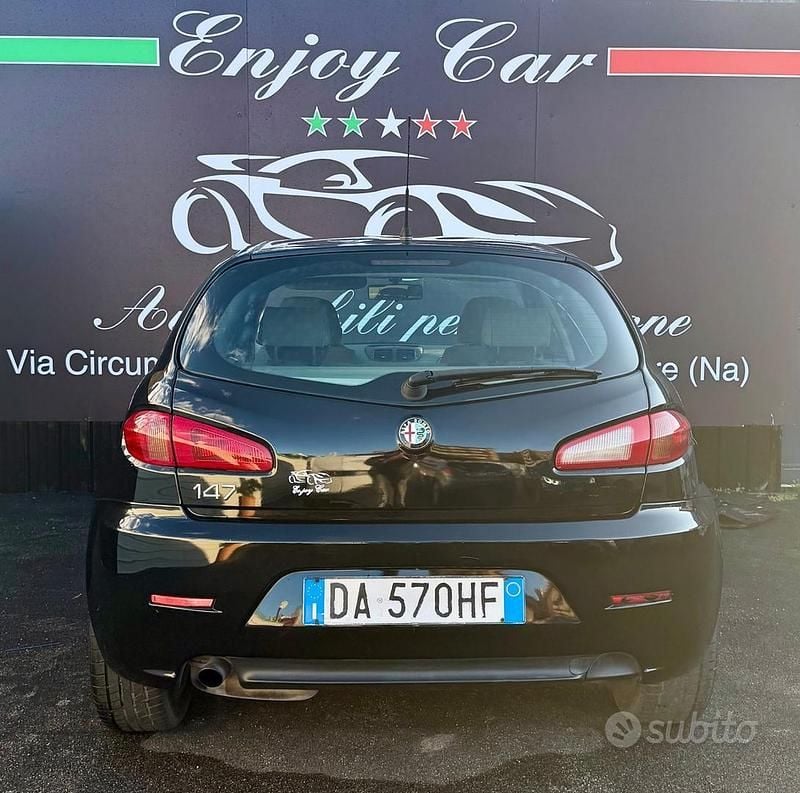Usata Alfa Romeo 147 119 CV (87 kW) 2008 Nero Utilitaria