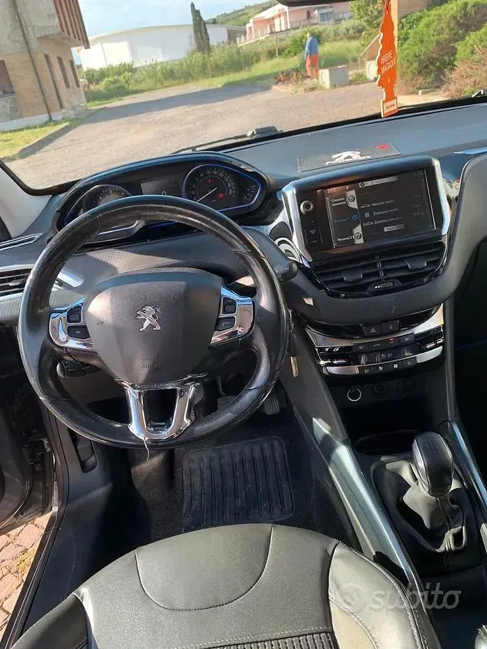Usata Peugeot 2008 92 CV (67 kW) 2014 Grigio SUV