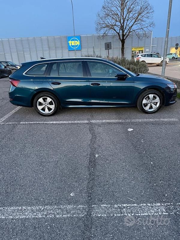 Usata Skoda Octavia 2021 Blu Station wagon