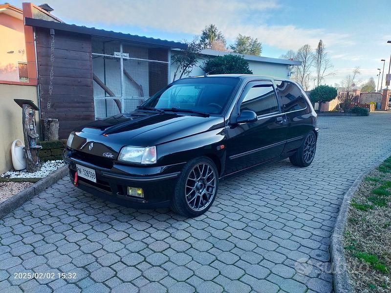 Usata Renault Clio 137 CV (100 kW) 1992 Nero Utilitaria