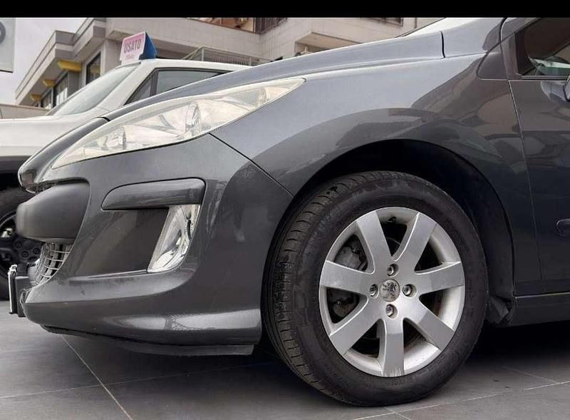 Usata Peugeot 308 Premium 92 CV (67 kW) 2009 Verde Berlina