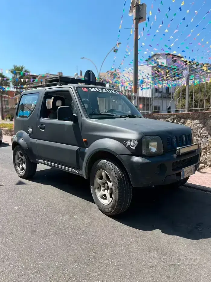 Usata Suzuki Jimny 82 CV (60 kW) 2002 Nero SUV