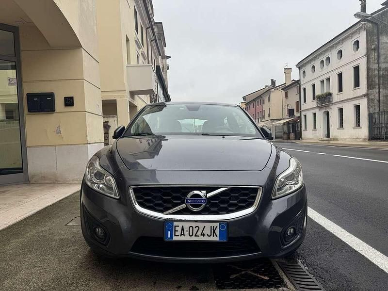 Grigio Usata 2010 Volvo C30 Momentum Utilitaria | 9800 € - Immagine 1/4