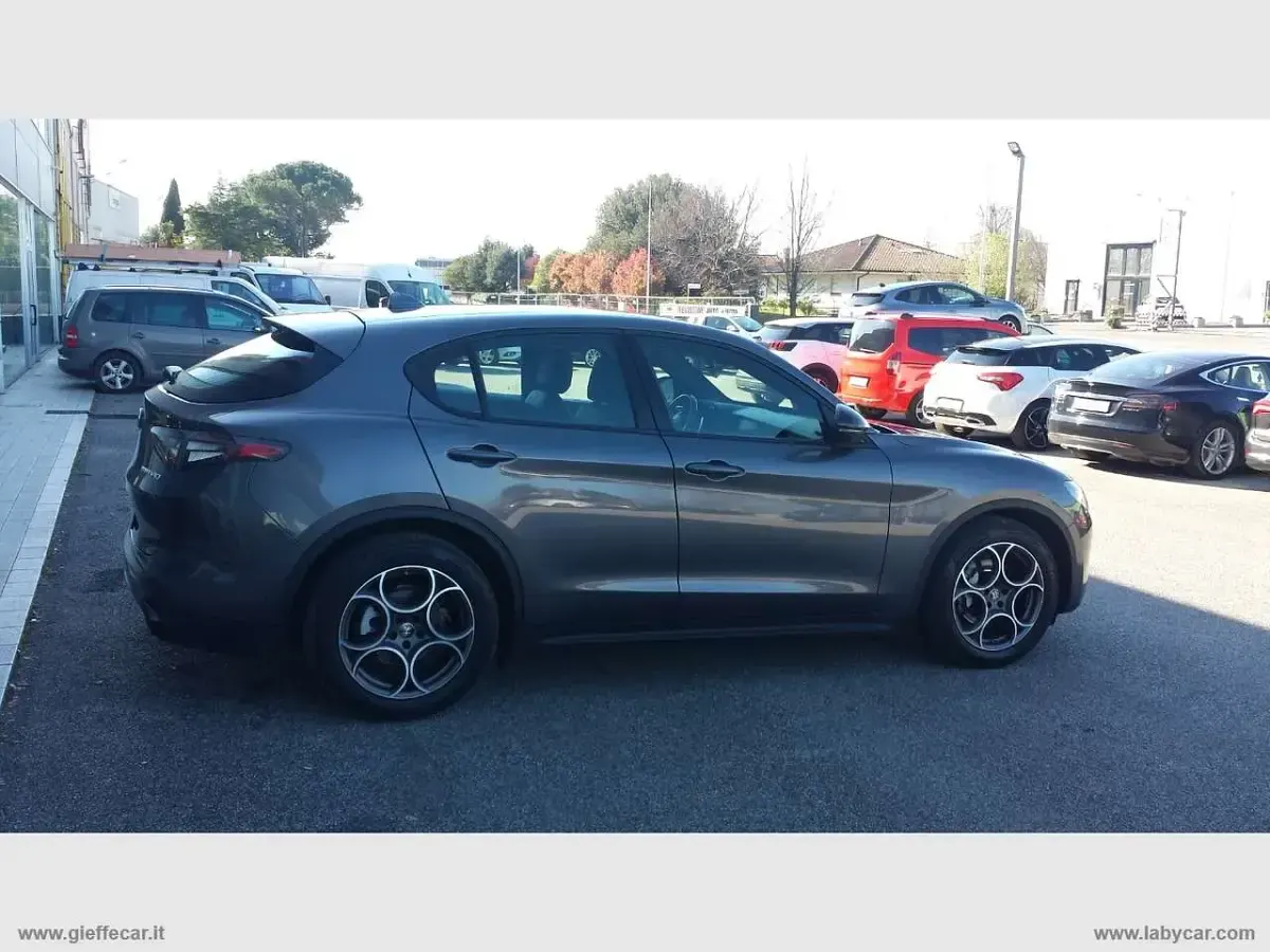 Usata Alfa Romeo Stelvio Sprint 160 CV (117 kW) 2023 Grigio SUV