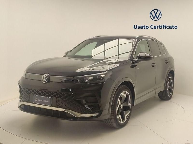 Usata VW Tiguan R-line 150 CV (110 kW) 2024 Deep black perlato SUV
