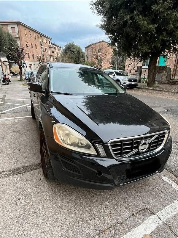 Usata Volvo XC60 R-Design 205 CV (150 kW) 2012 Nero SUV