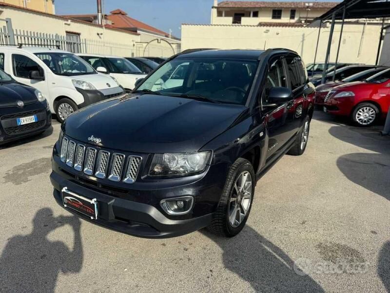 Nero Usata 2014 Jeep Compass Limited SUV | 5900 € (Buon prezzo) - Immagine 1/4