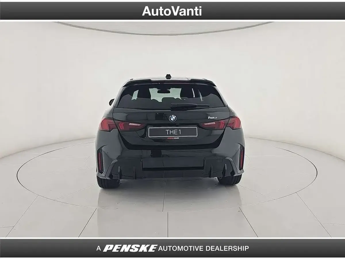 Nuova BMW 118 M Sport 150 CV (110 kW) 2026 Nero Utilitaria