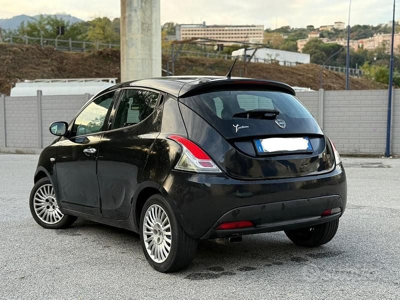 Nero Usata 2013 Lancia Ypsilon Due volumi | 3500 € (Super prezzo) - Immagine 1/4