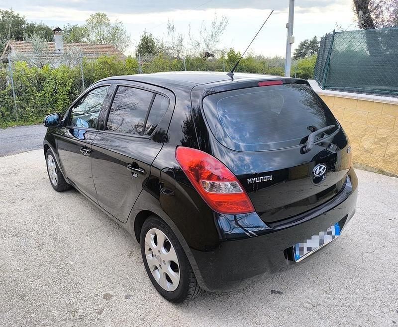 Usata Hyundai i20 Edition 78 CV (57 kW) 2012 Nero Utilitaria