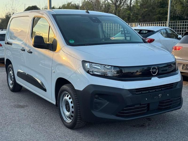 Usata Opel Combo 102 CV (75 kW) 2025 Bianco Furgone
