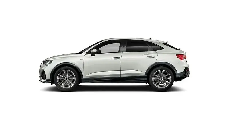 Usata Audi Q3 Sportback Comfort 193 CV (141 kW) 2025 Argento rugiada metallizzato SUV