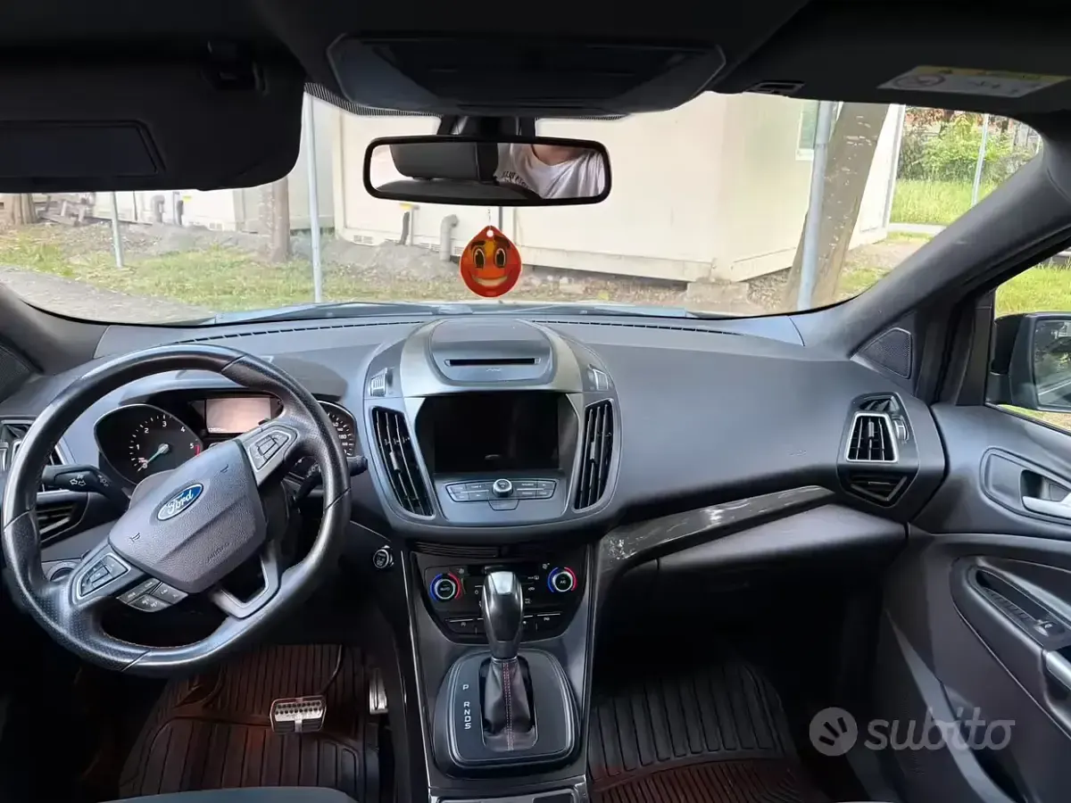 Usata Ford Kuga ST-Line 120 CV (88 kW) 2019 Nero SUV