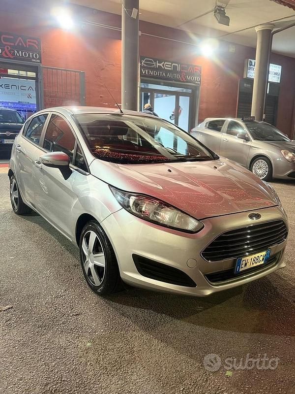 Usata Ford Fiesta Business Edition 75 CV (55 kW) 2014 Grigio Berlina