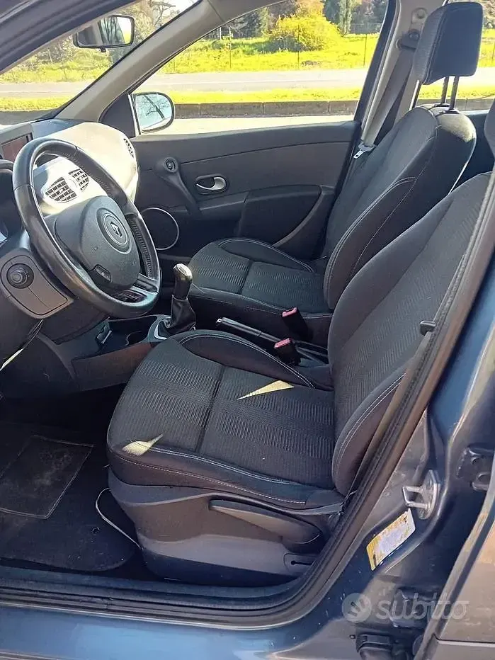 Usata Renault Clio II 75 CV (55 kW) 2009 Nero Berlina
