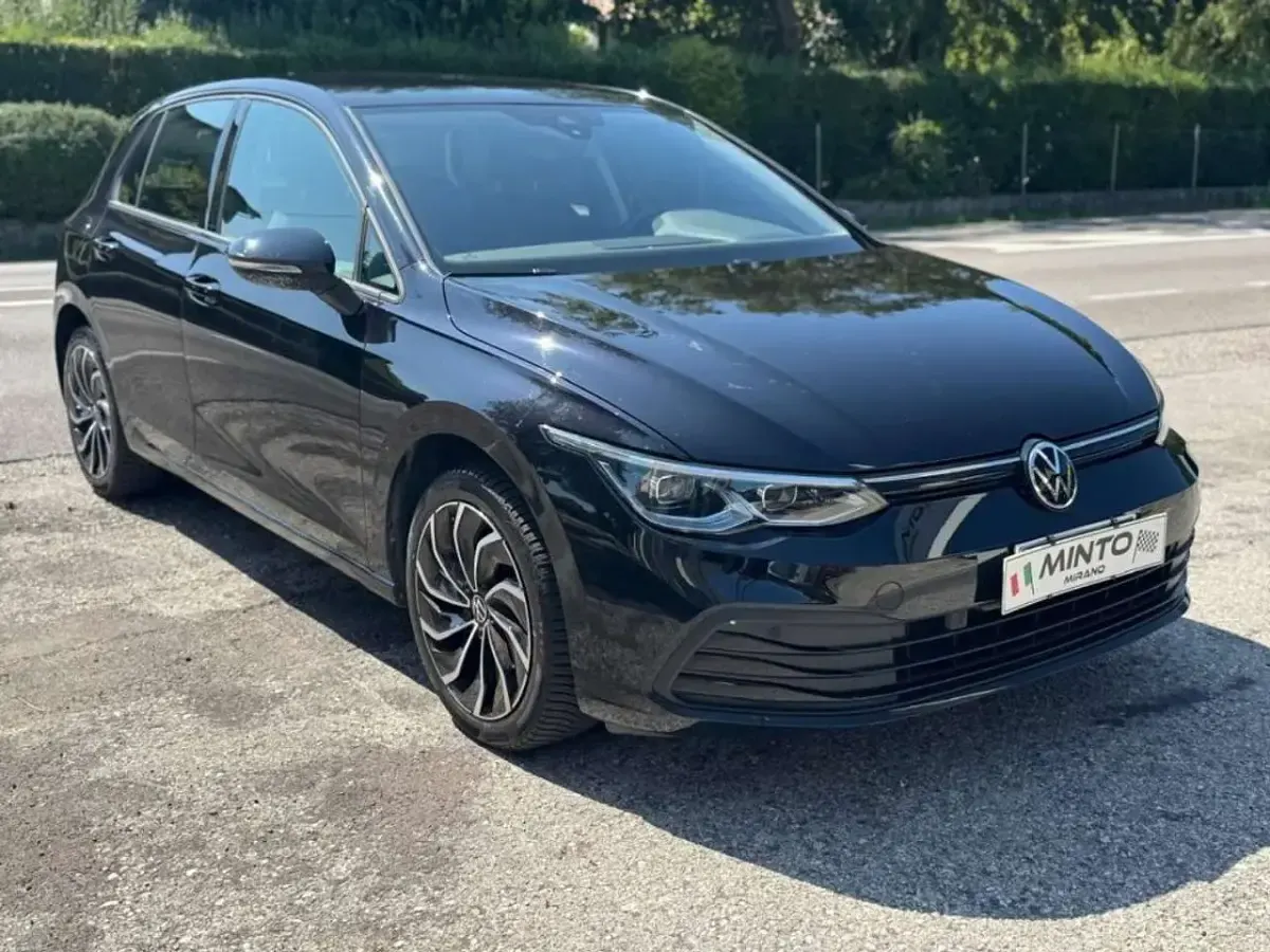 Usata VW Golf VIII Life 110 CV (80 kW) 2022 Nero Berlina