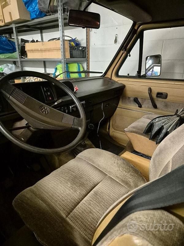 Usata VW Caravelle 1987 Marrone Monovolume