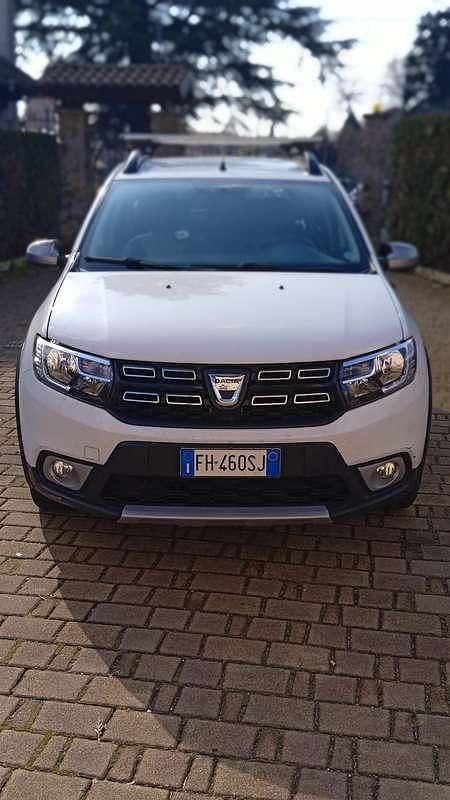 Usata Dacia Sandero Stepway 90 CV (66 kW) 2017 Berlina