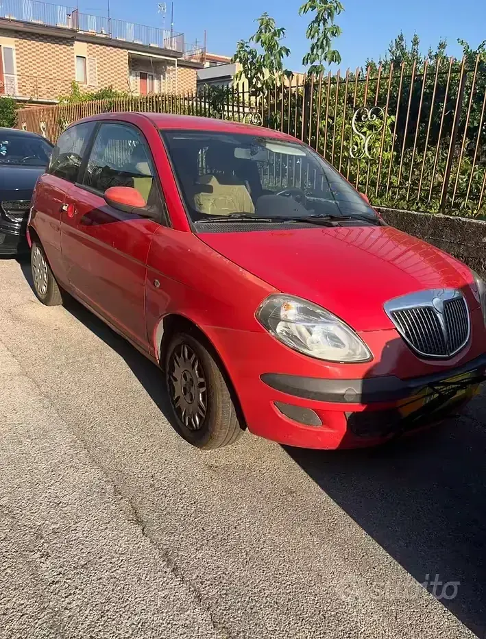 Usata Lancia Ypsilon 80 CV (58 kW) 2005 Rosso Utilitaria
