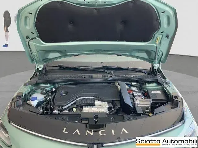 Usata Lancia Ypsilon 100 CV (73 kW) 2024 Grigio Utilitaria