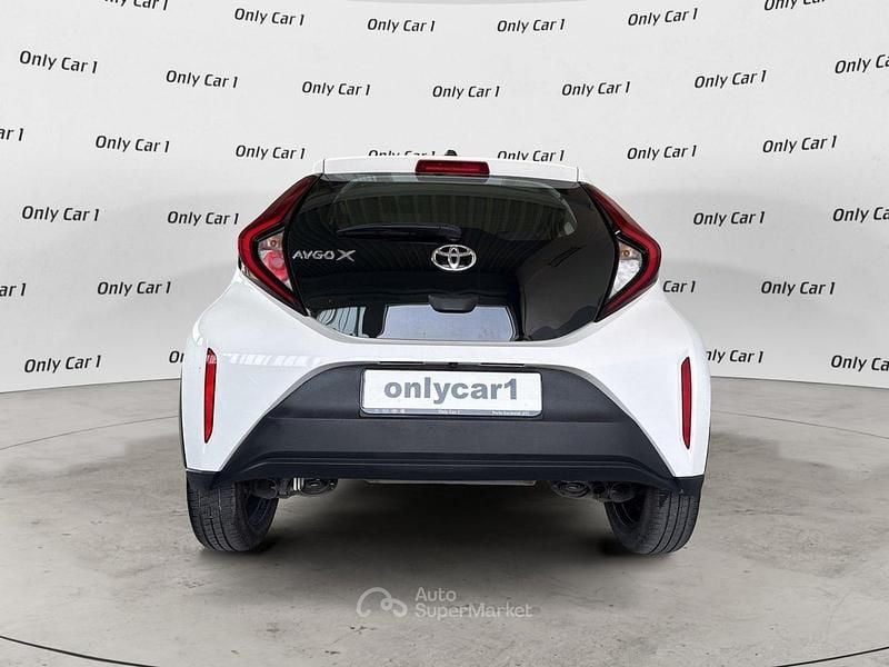 Usata Toyota Aygo Active 72 CV (52 kW) 2023 Bianco Utilitaria