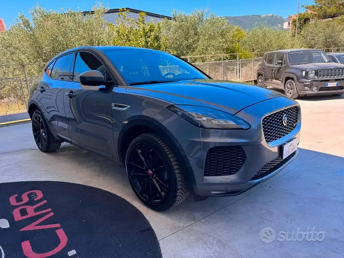 Usata Jaguar E-Pace R-Dynamic 150 CV (110 kW) 2019 Grigio SUV