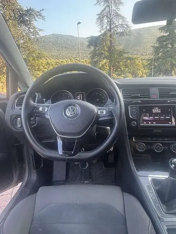 Usata VW Golf VII Highline 105 CV (77 kW) 2013 Berlina