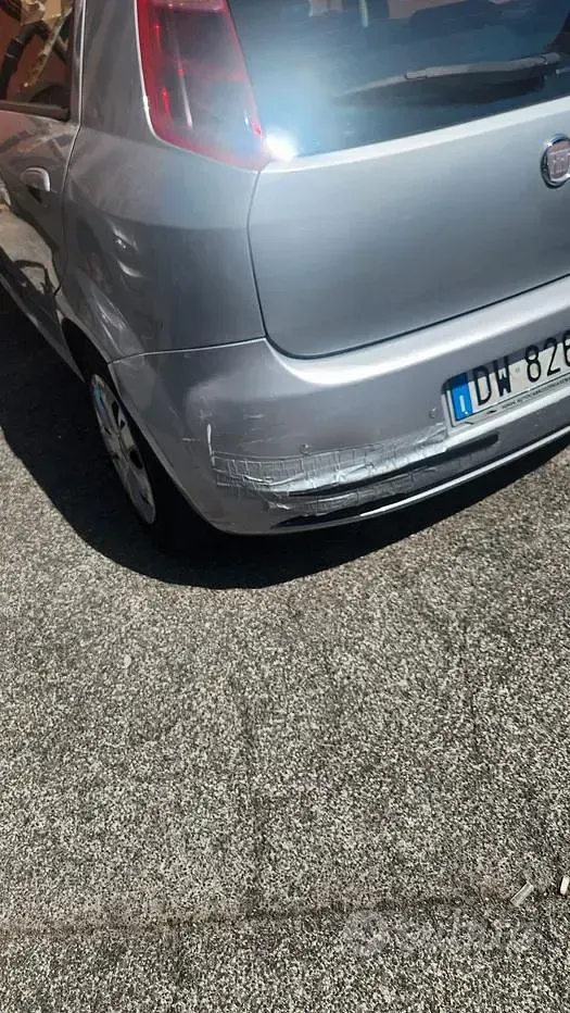 Usata Fiat Grande Punto 65 CV (47 kW) 2009 Grigio Utilitaria