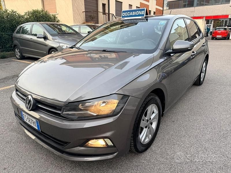 Usata VW Polo Comfortline 95 CV (69 kW) 2018 Grigio Utilitaria