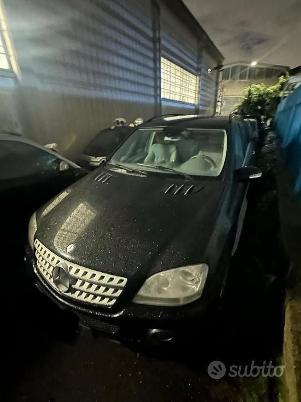 Begagnad Mercedes ML320 224 HK (164 kW) 2006 Svart SUV