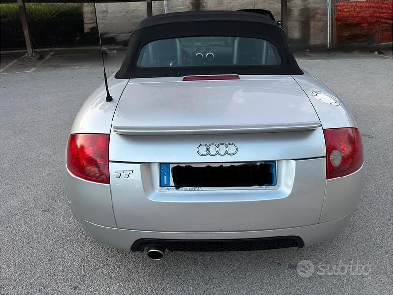 Usata Audi TT Roadster 180 CV (132 kW) 2000 Grigio Cabrio