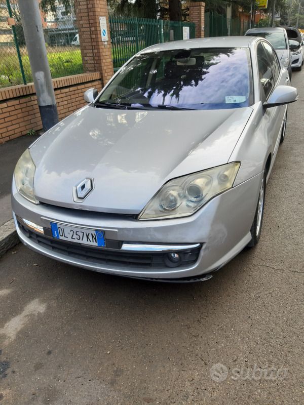 Grigio Usata 2008 Renault Laguna III Tre volumi | 2900 € (Buon prezzo) - Immagine 1/4